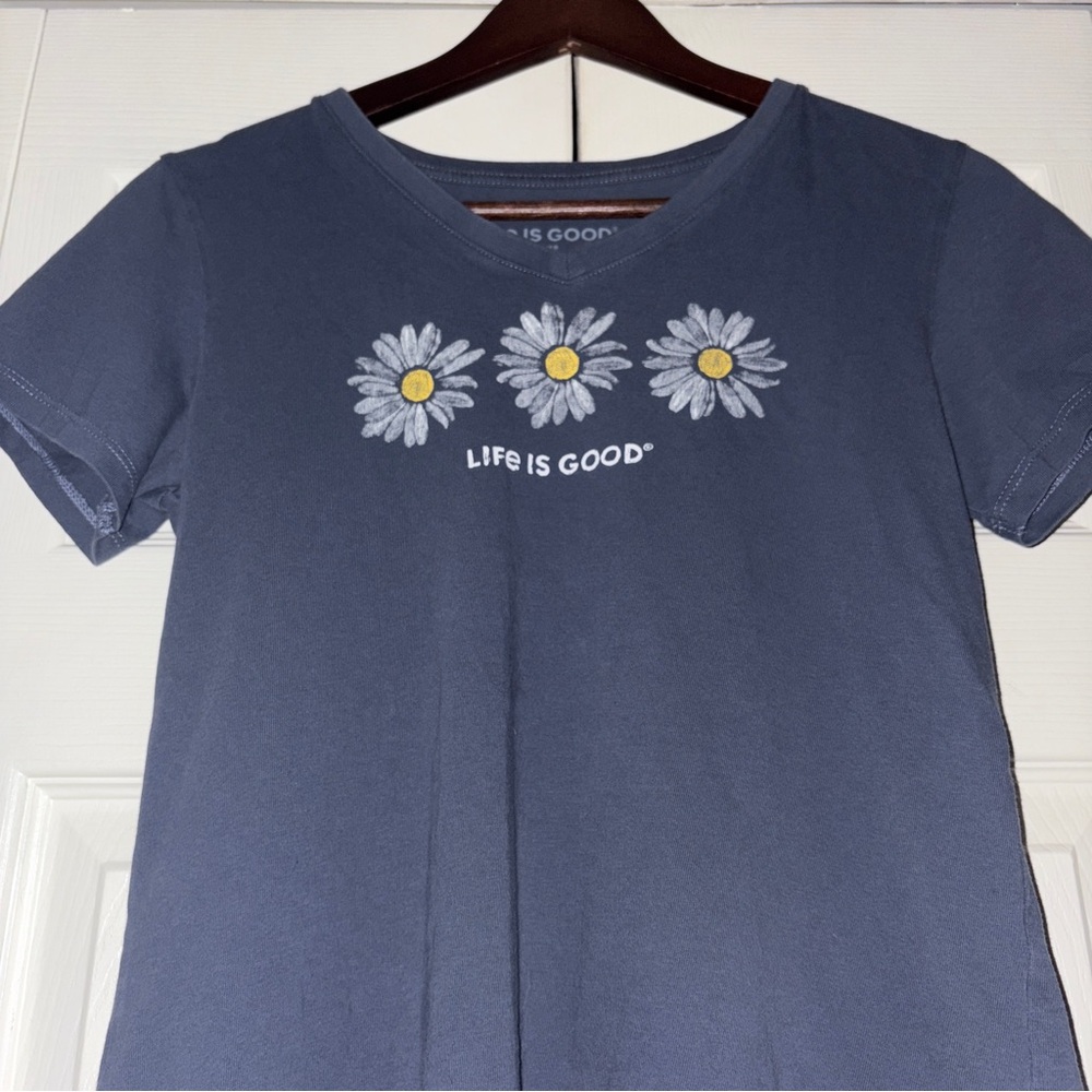 Life Is Good Women's Crusher V-Neck Daisy Tee Size XS - Picture 3 of 6